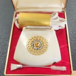 VINTAGE WORKING LADY SCHICK CROWN JEWEL MODEL 110 ELECTRIC SHAVER